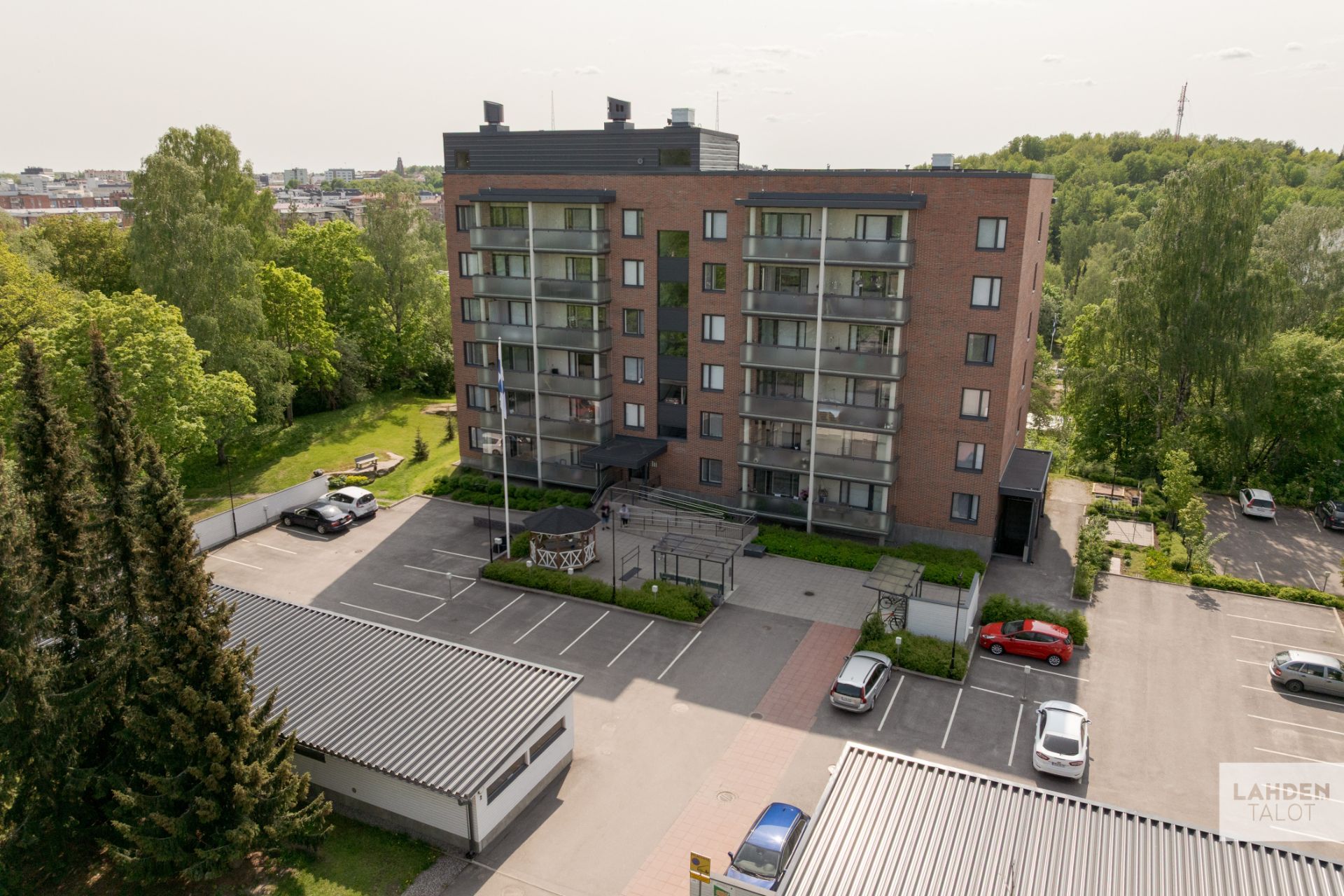 kiinteistön ulkokuva kivakatu 2