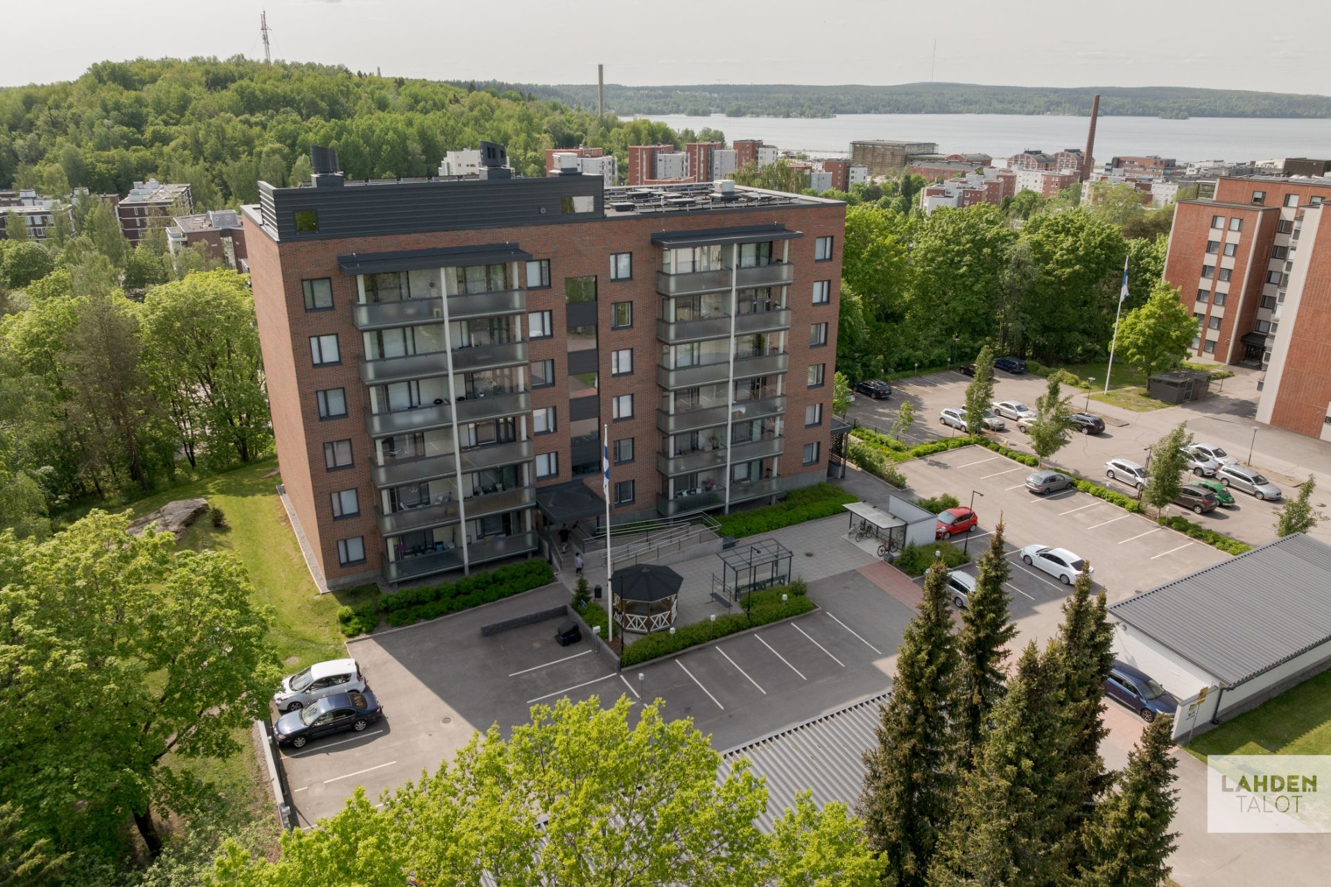 kiinteistön ulkokuva kivakatu 2