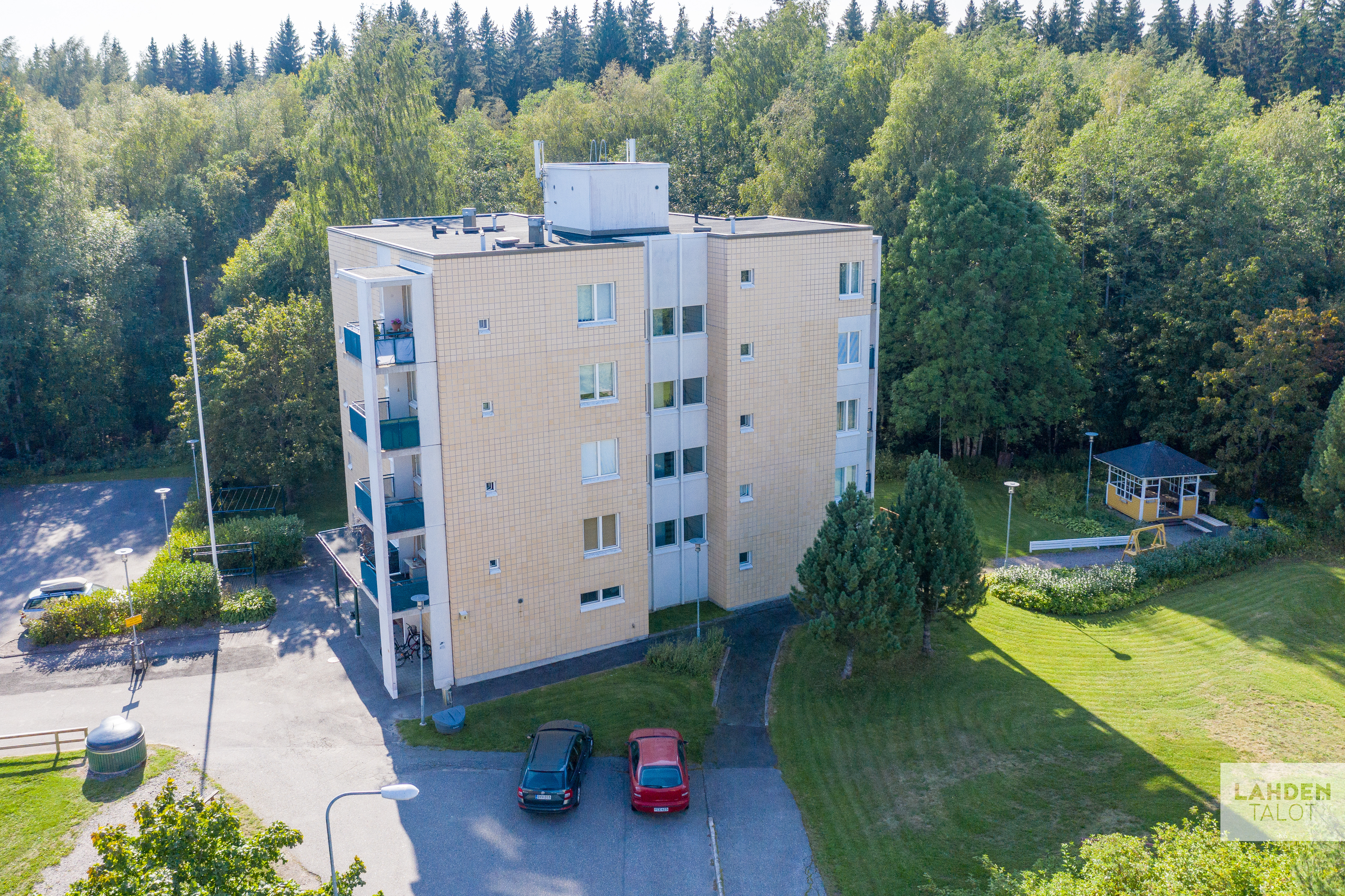 kiinteistön ulkokuva, mummonkatu 4
