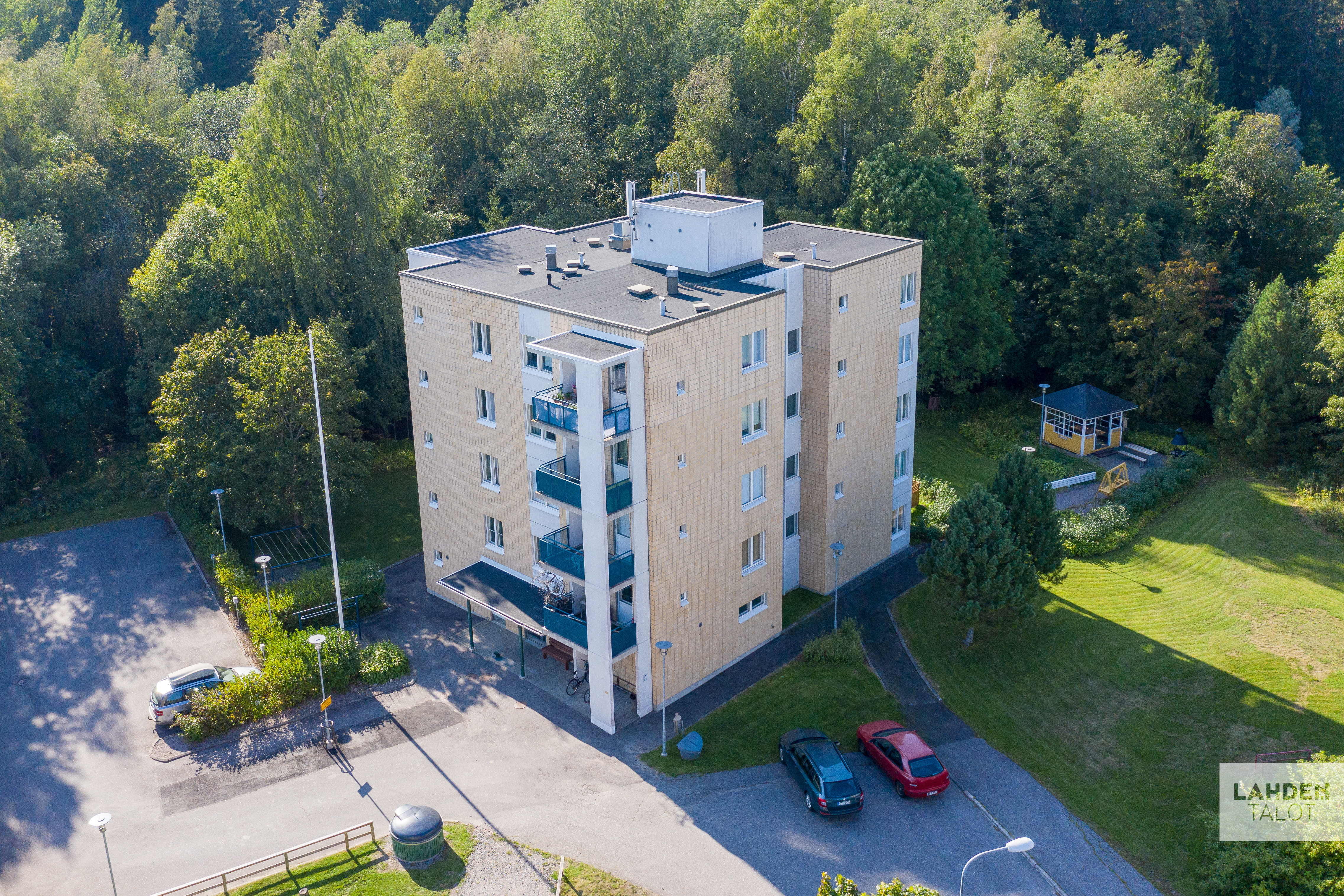 kiinteistön ulkokuva, mummonkatu 4
