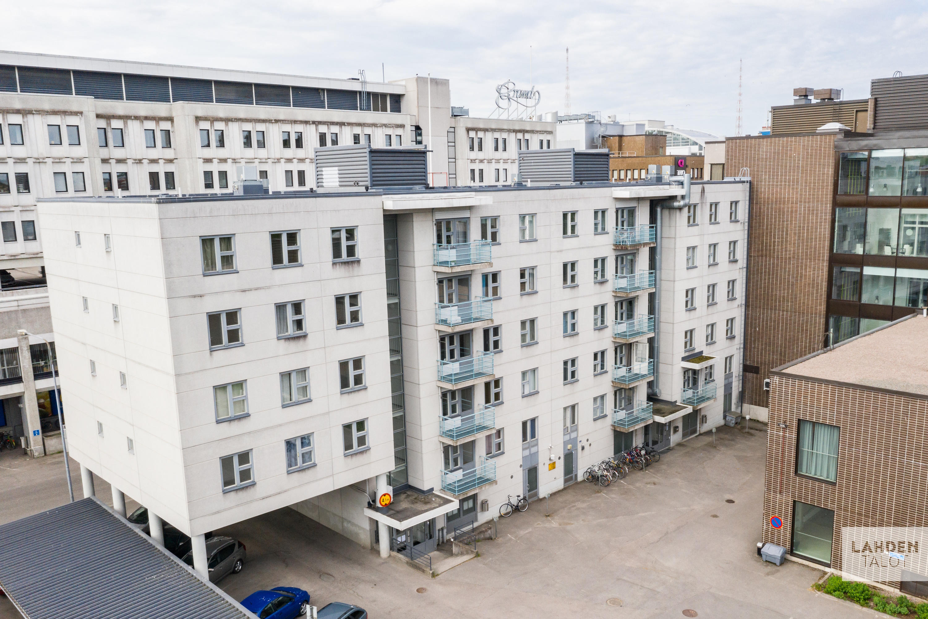 kiinteistön ulkokuva, vapaudenkatu 28
