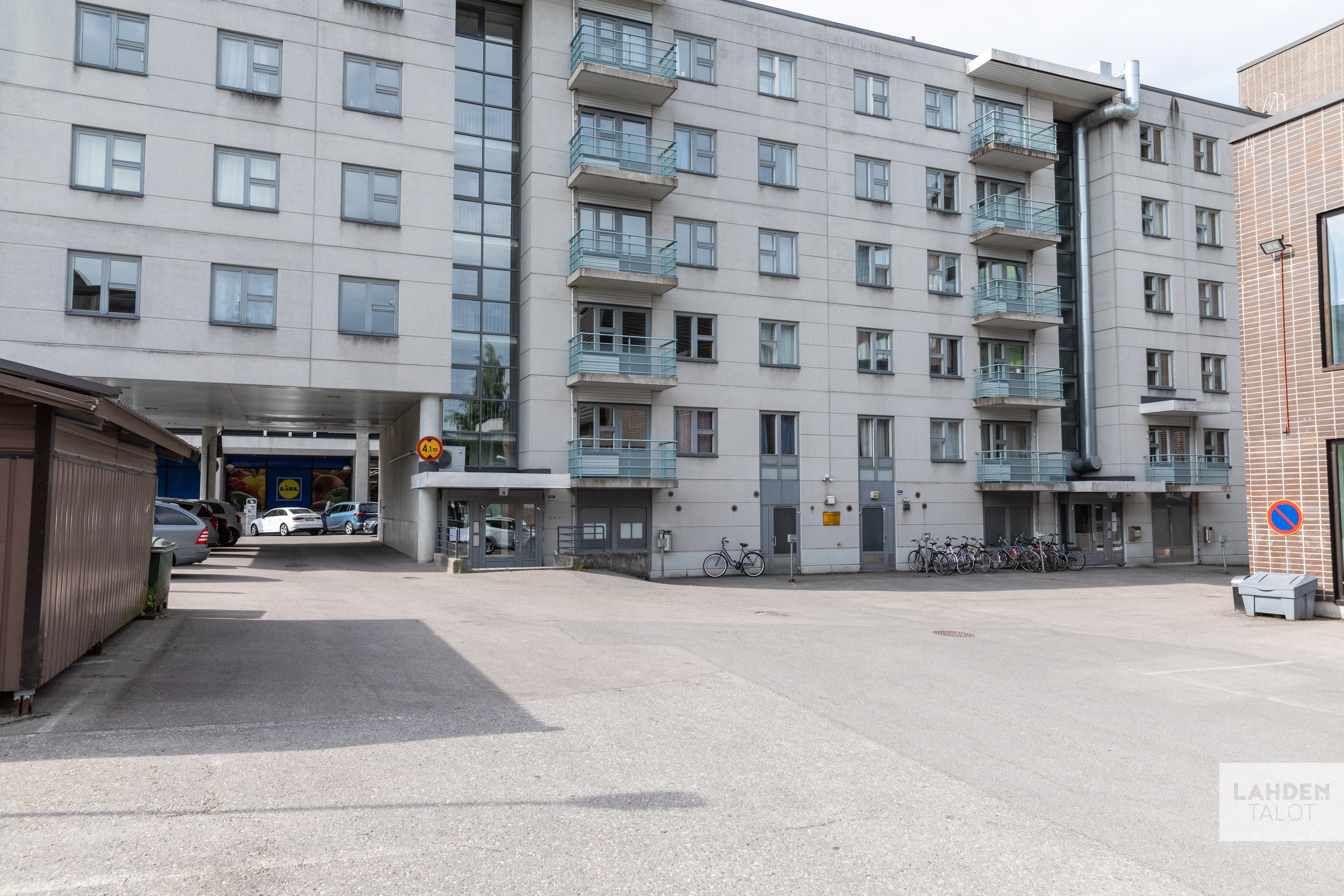 ulkokuva vapaudenkatu 28