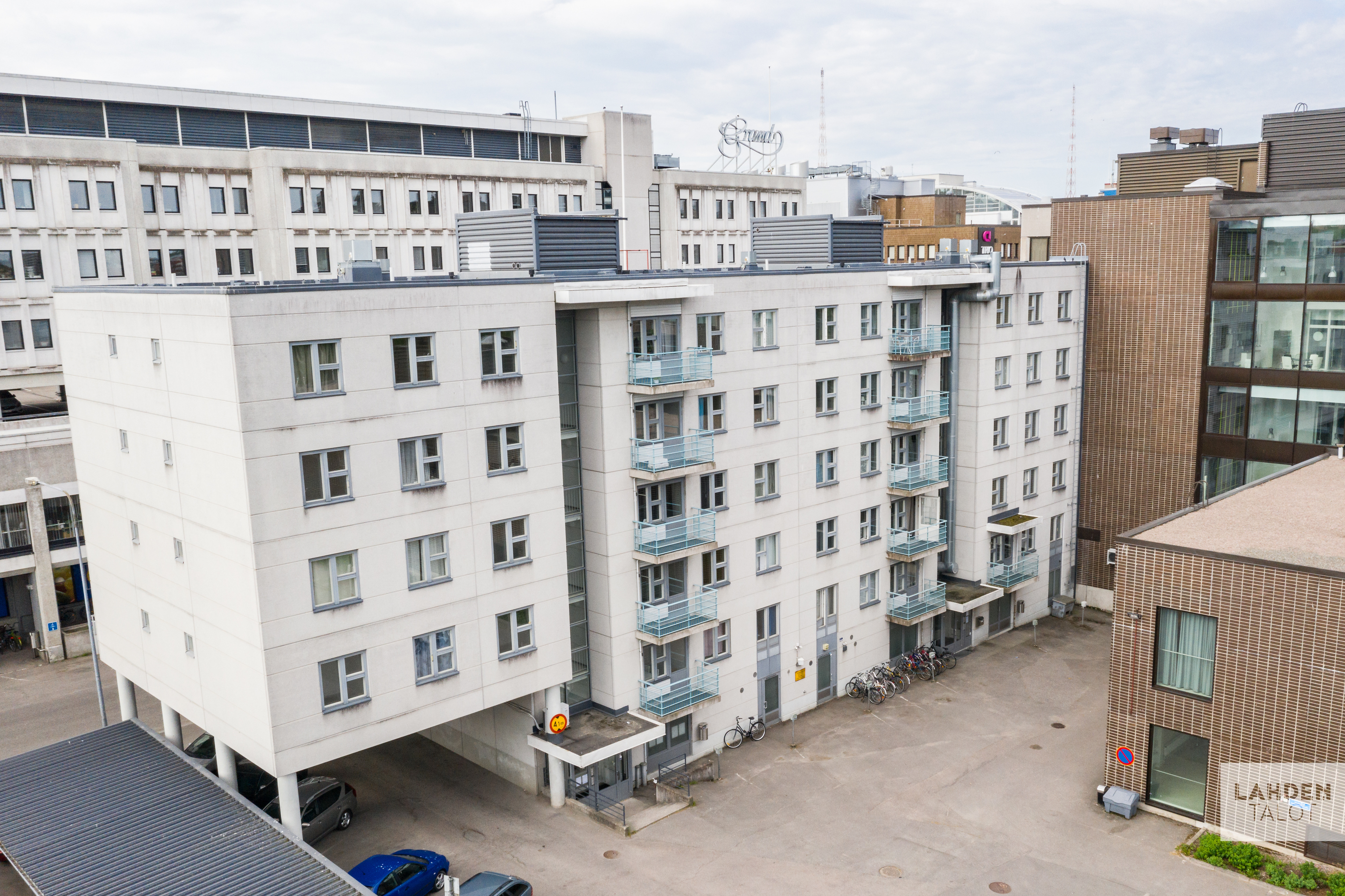 ulkokuva vapaudenkatu 28