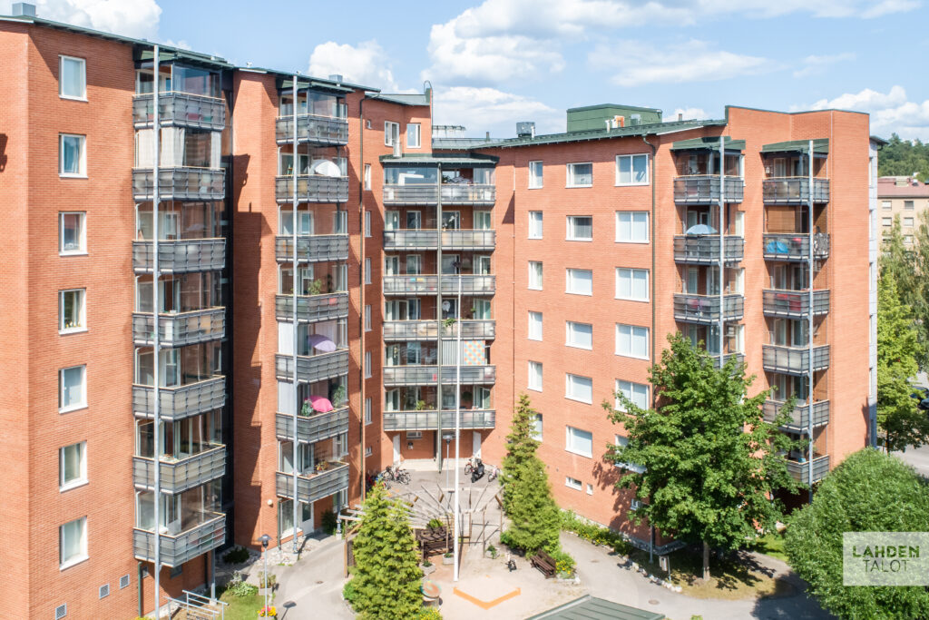 kauppakatu 42 a 4; kauppakatu 42 a 8; kauppakatu 42 a 12; kauppakatu 42 a 16; kauppakatu (id 1232)
