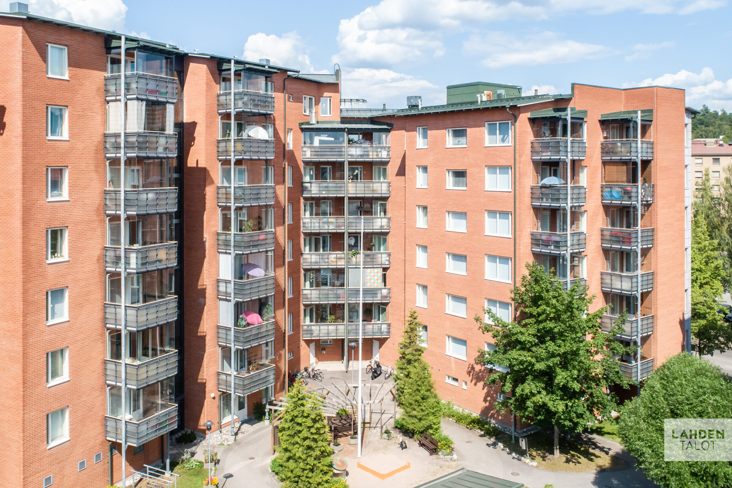 kauppakatu 42 a 4; kauppakatu 42 a 8; kauppakatu 42 a 12; kauppakatu 42 a 16; kauppakatu (id 1232)